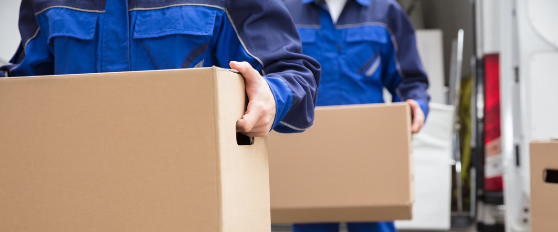 The Best Time to Hire Movers: Expert Tips for Saving Money